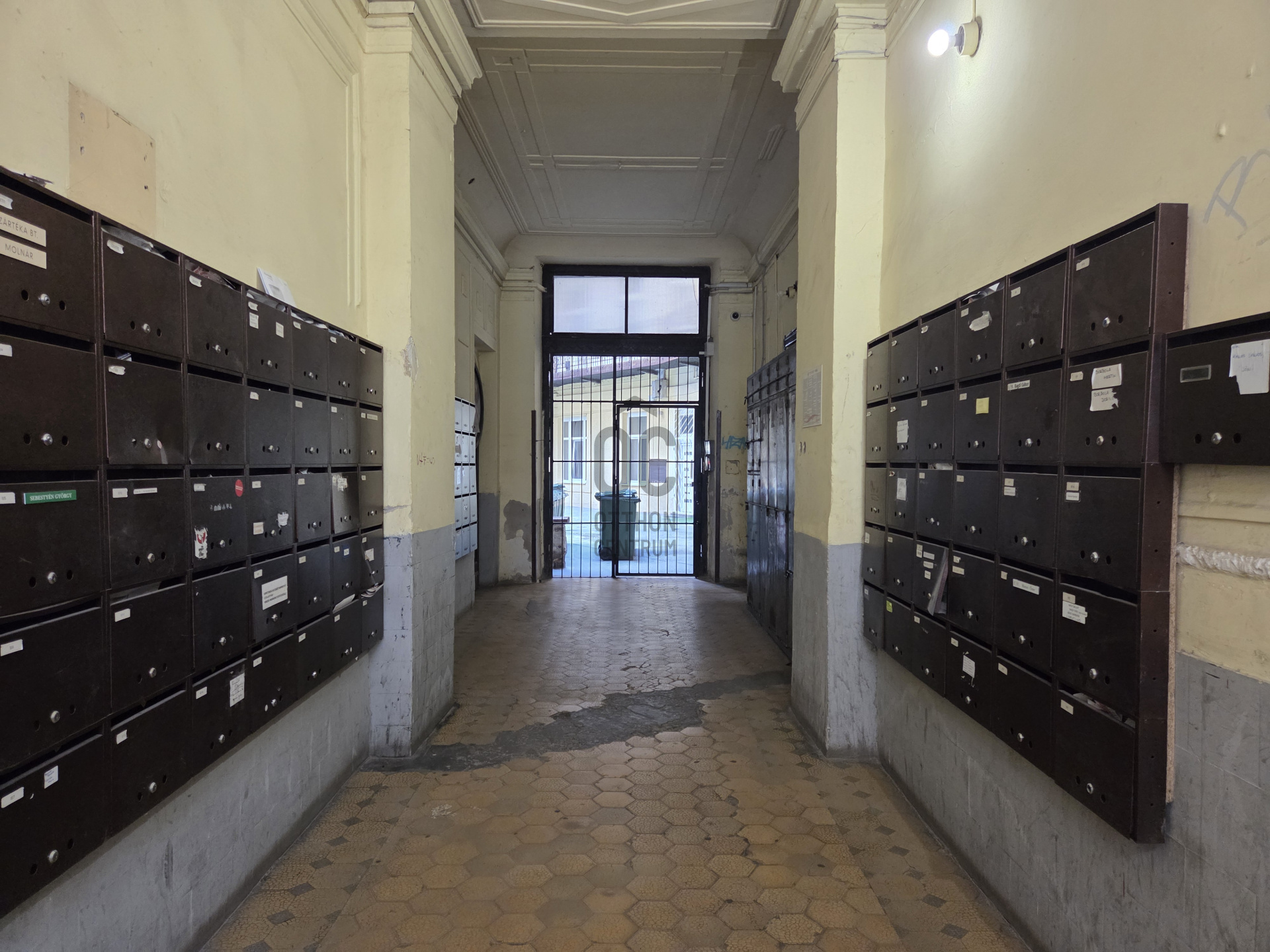 Gallery zoom image