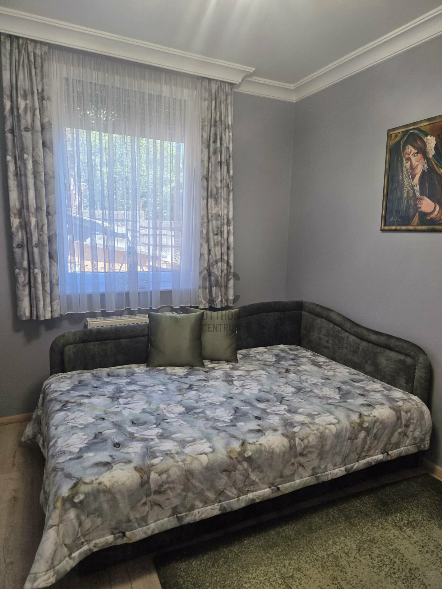 Gallery zoom image