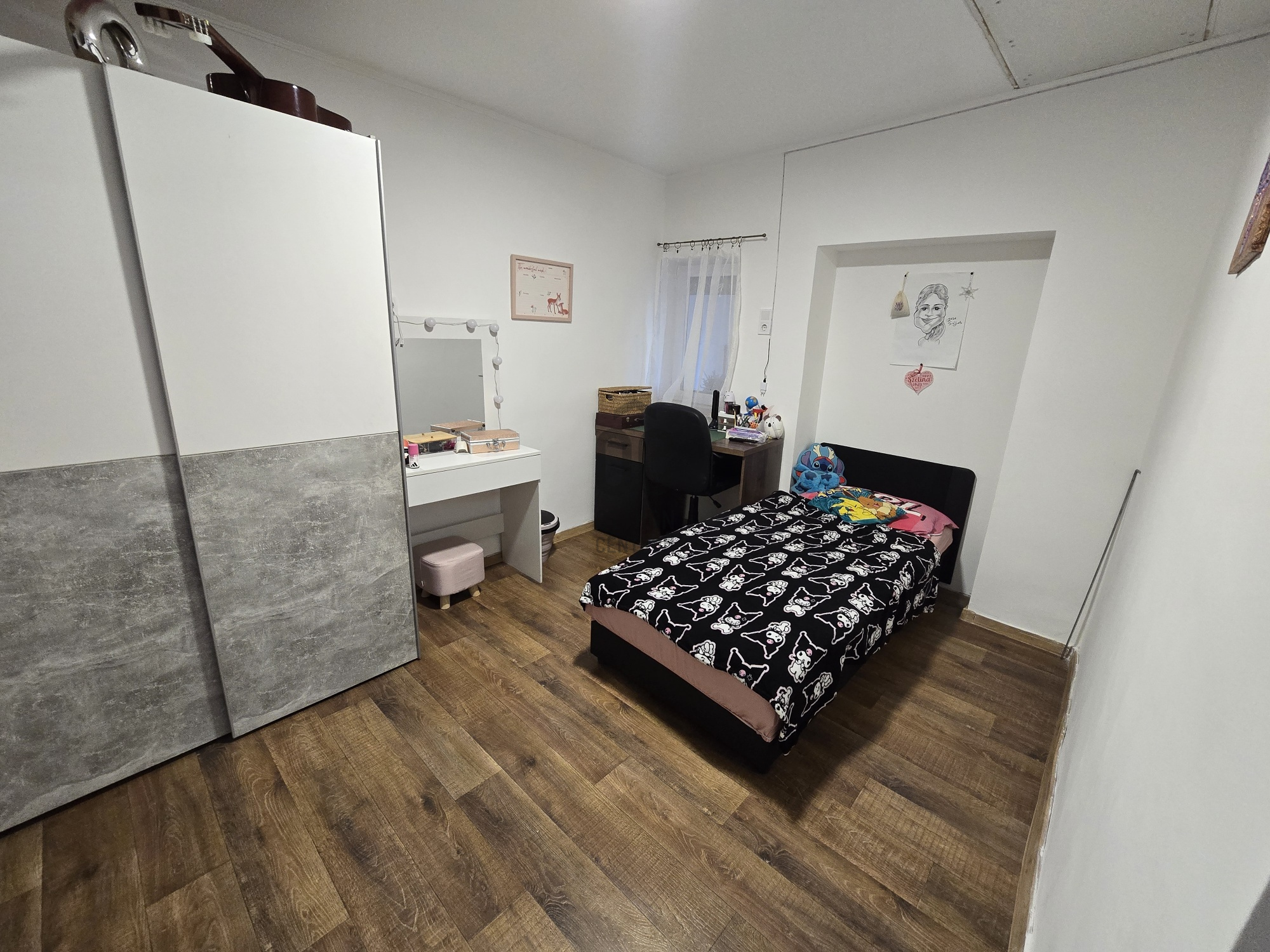 Gallery zoom image