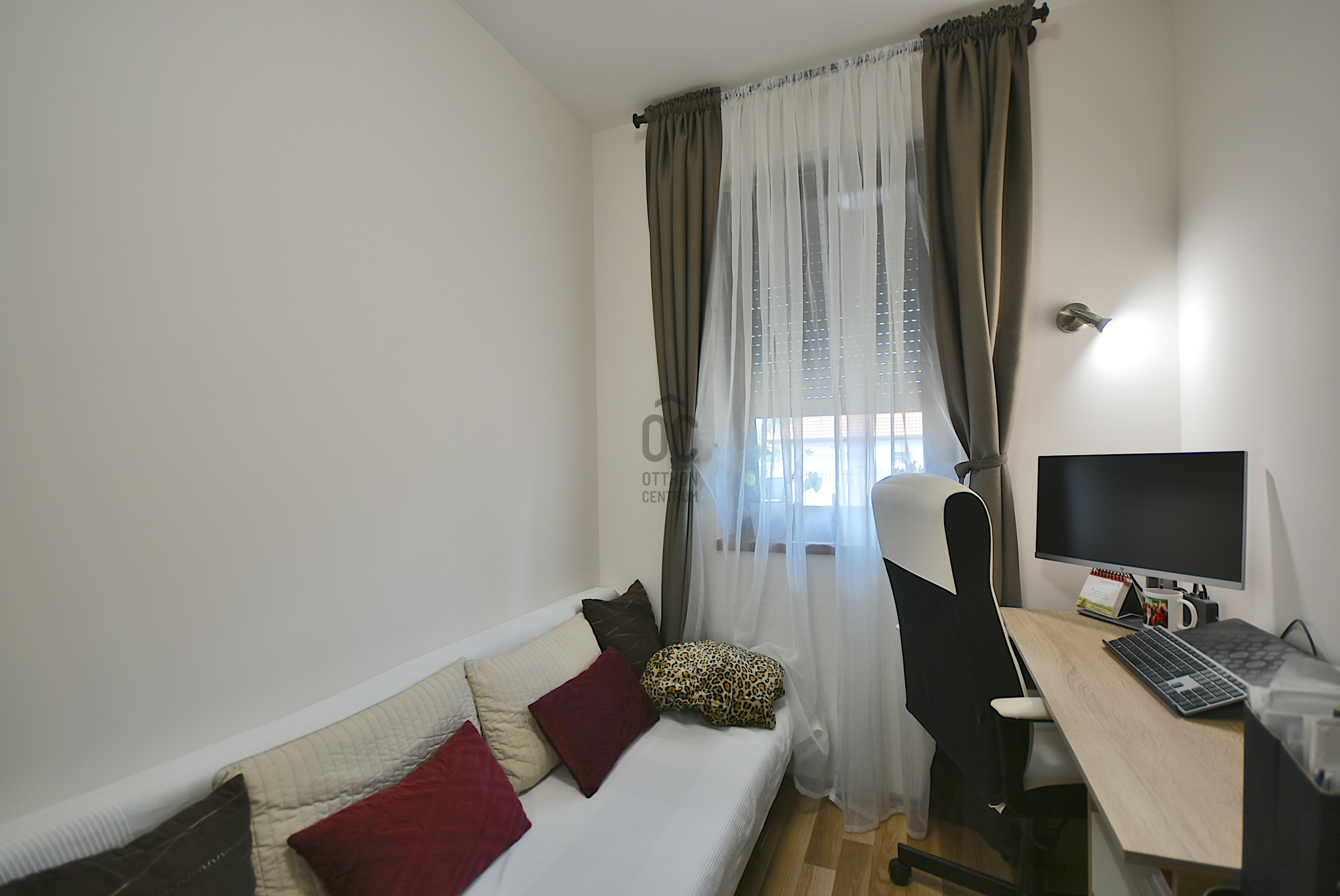 Gallery zoom image