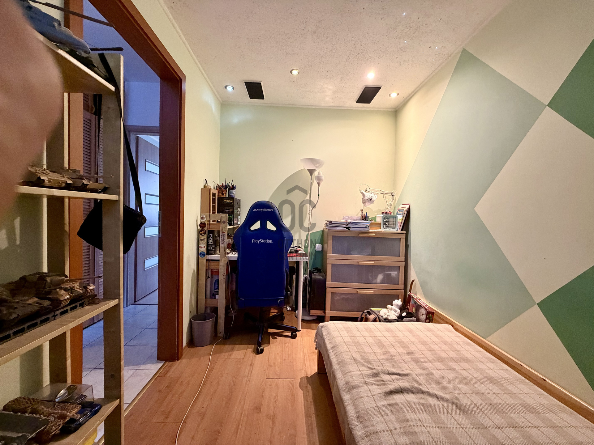 Gallery zoom image