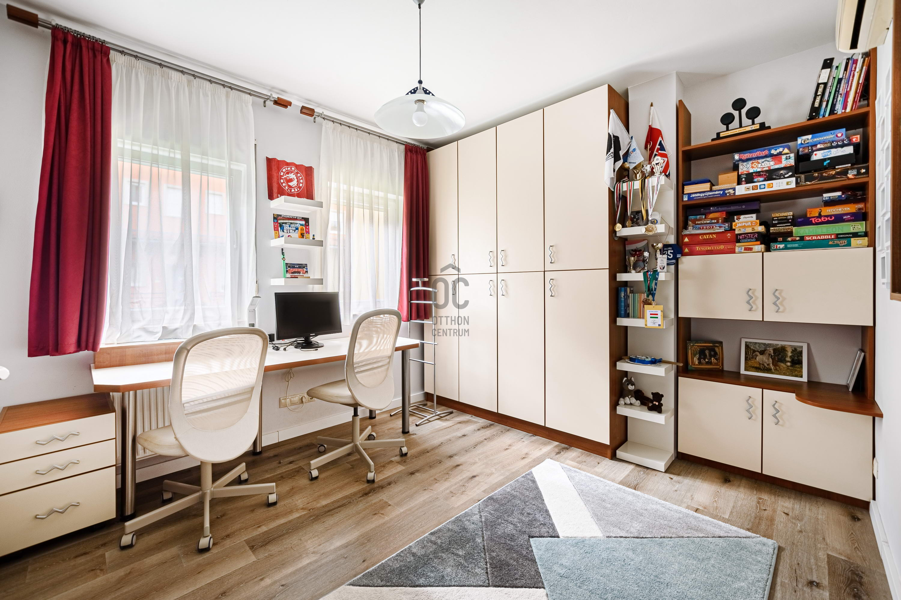 Gallery zoom image