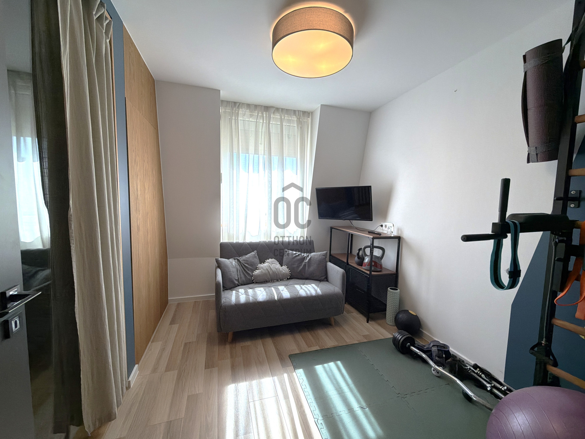 Gallery zoom image