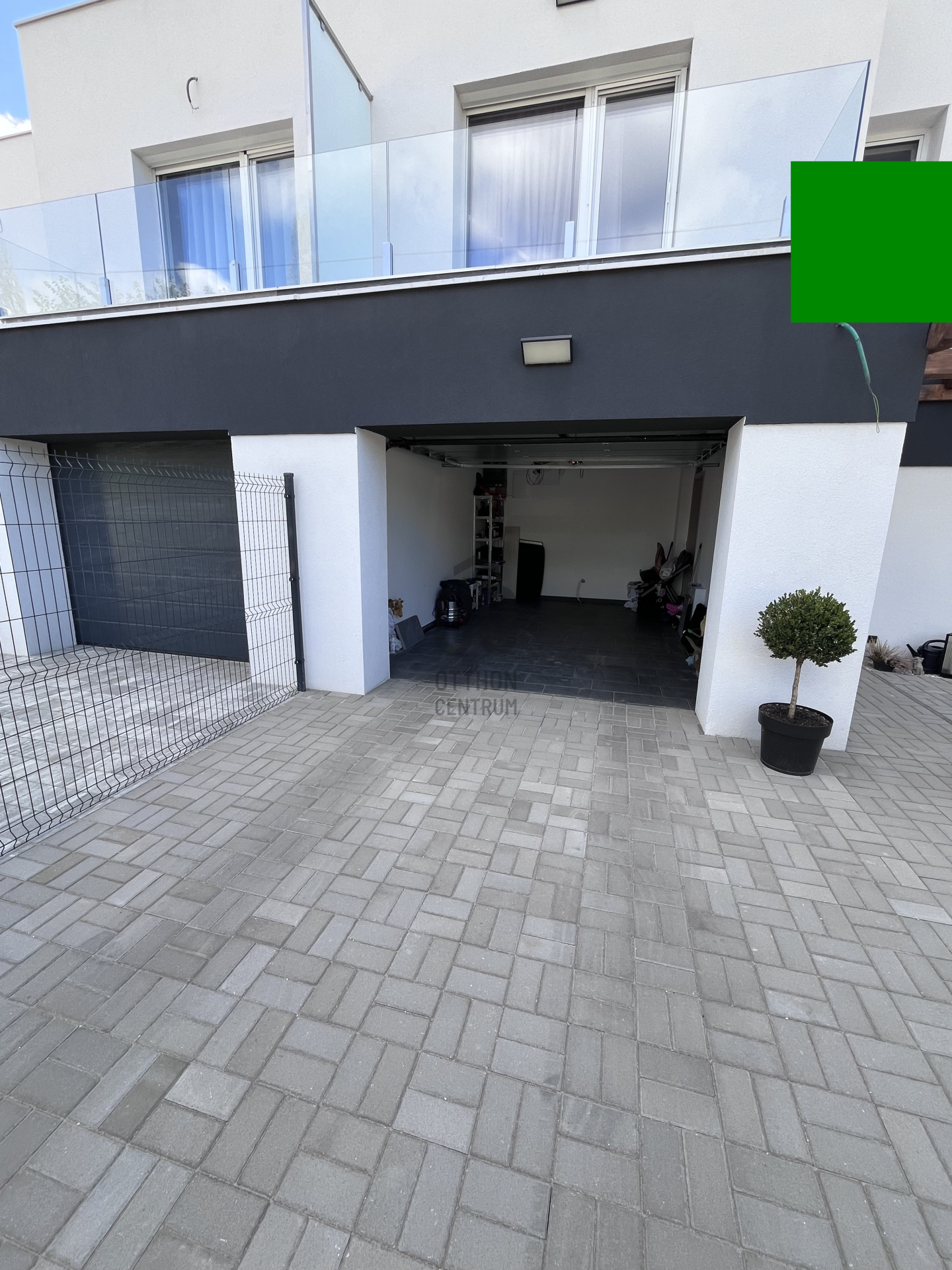 Gallery zoom image
