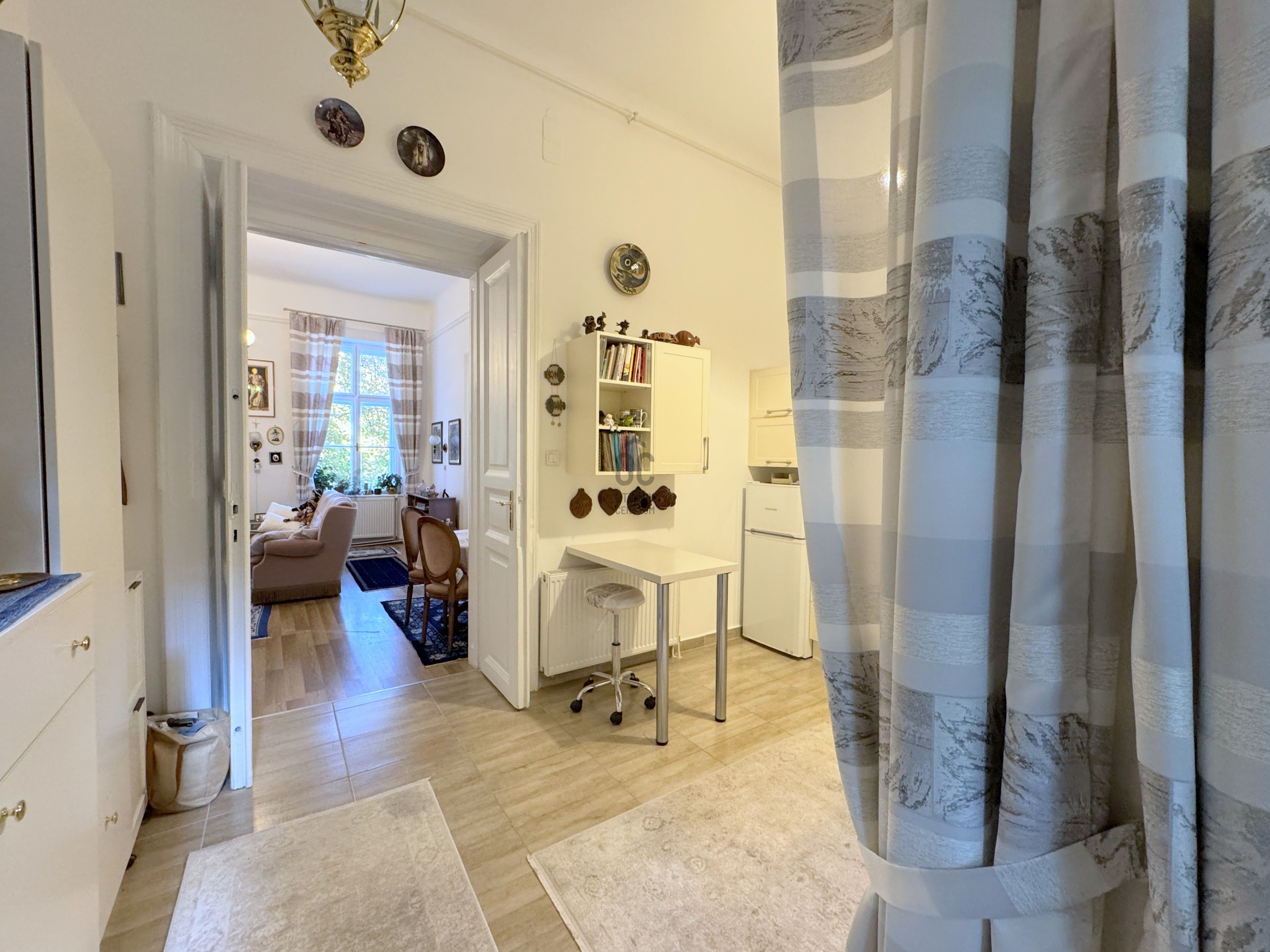 Gallery zoom image