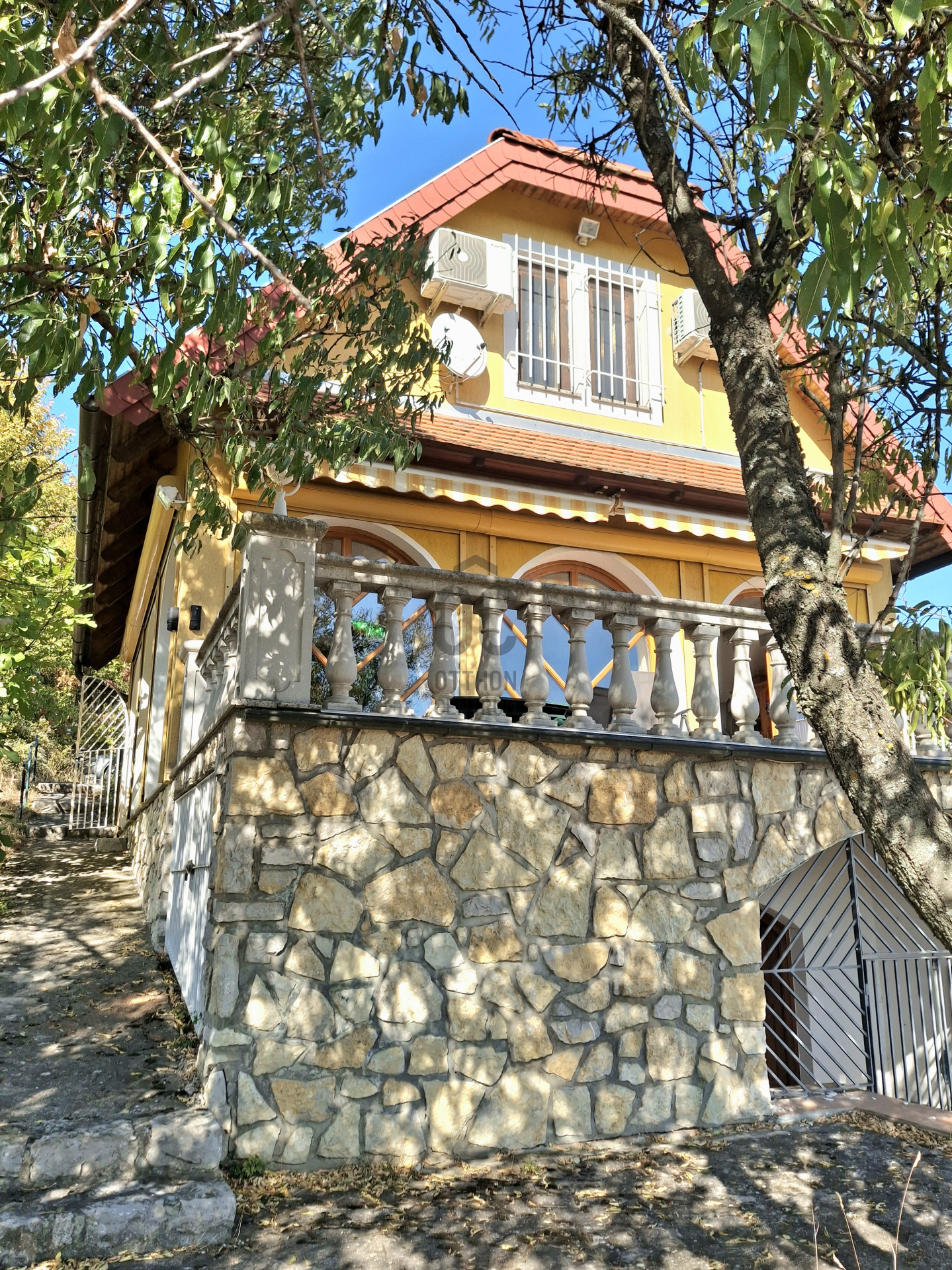 Gallery zoom image