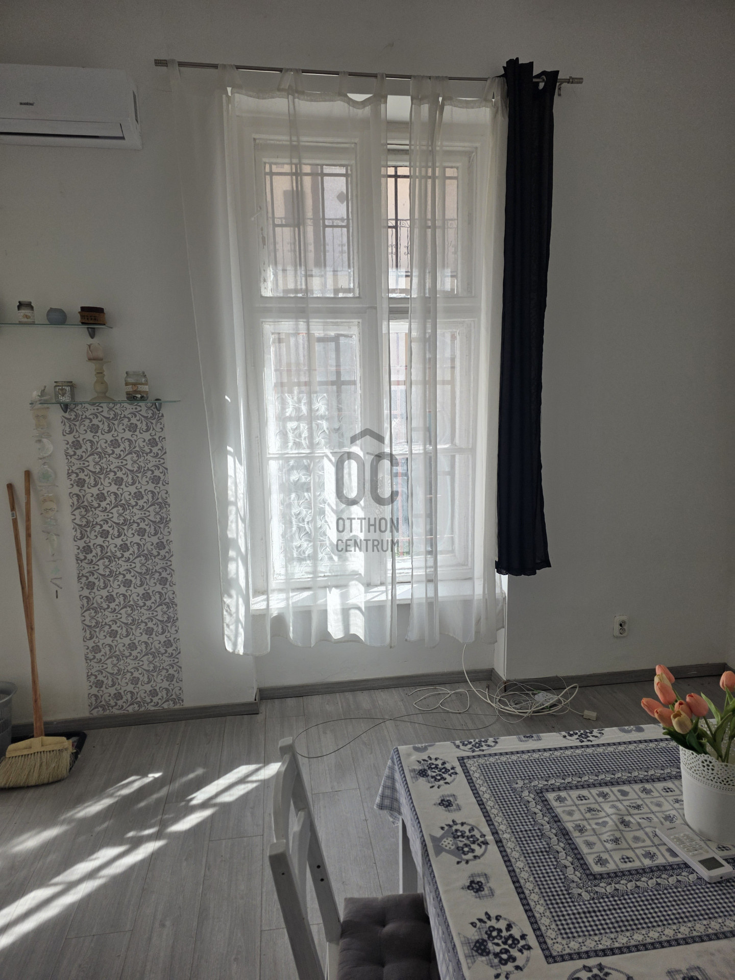 Gallery zoom image