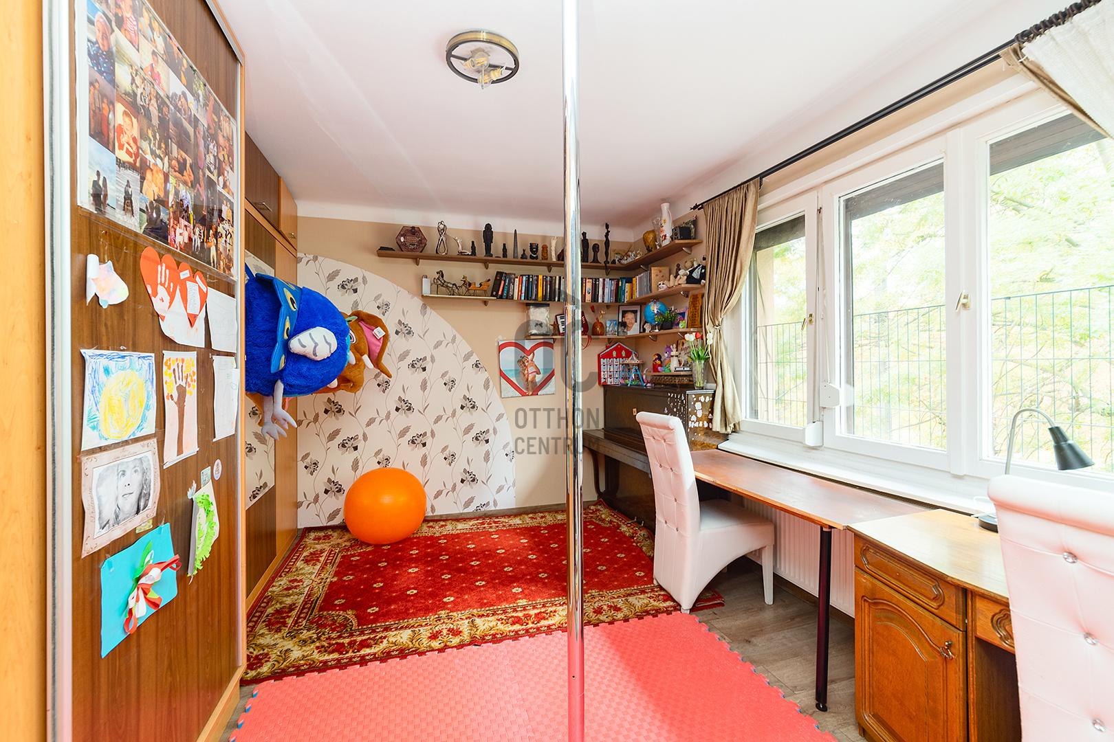 Gallery zoom image