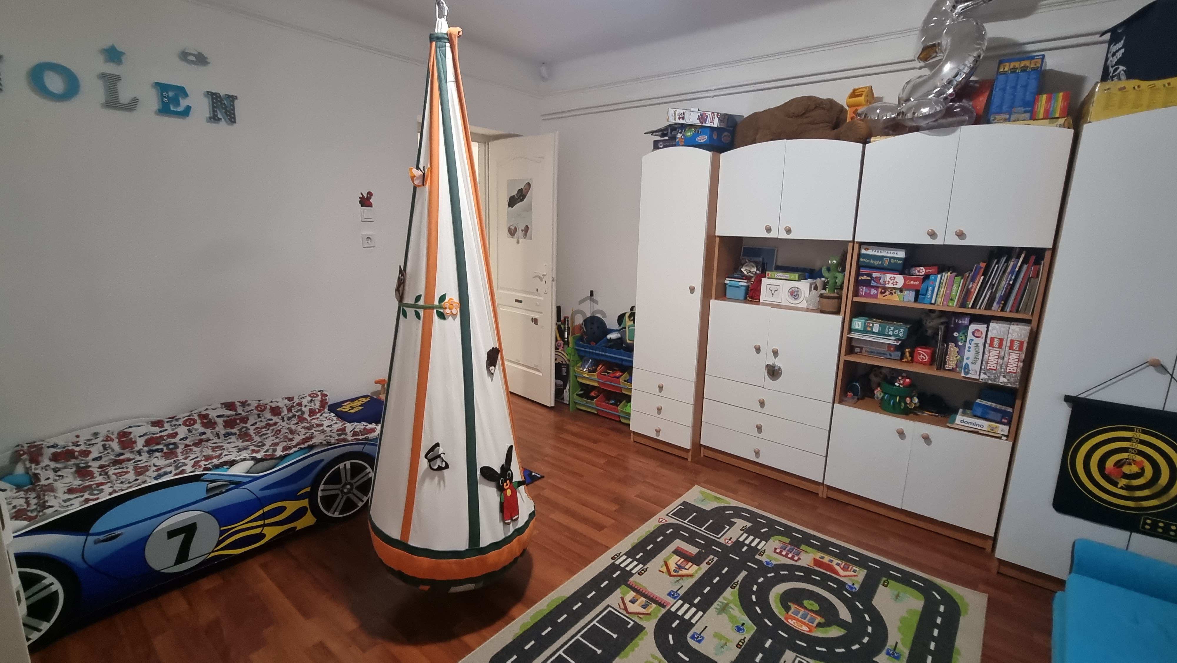 Gallery zoom image
