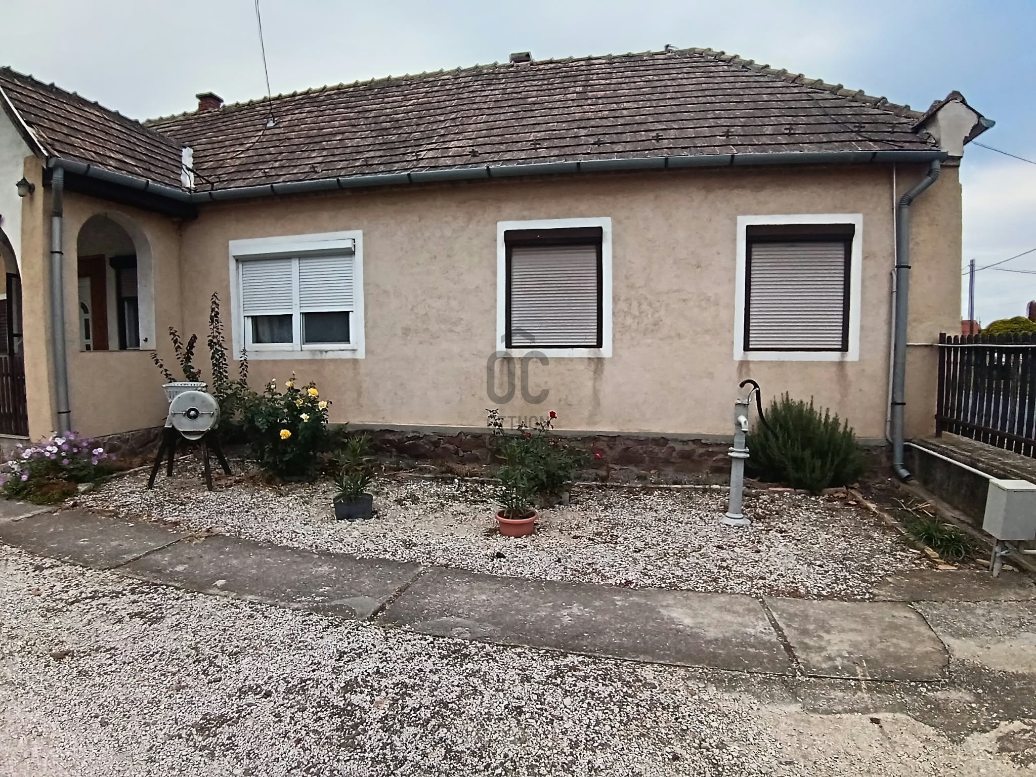 Gallery zoom image
