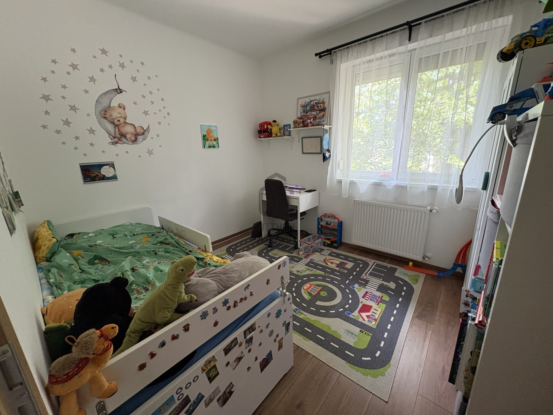 Gallery zoom image